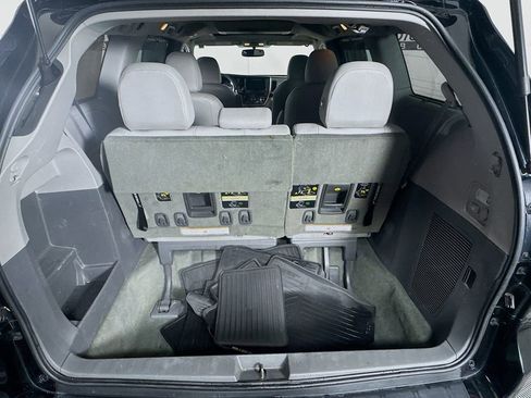 Used 2017 Toyota Sienna XLE Premium image 29