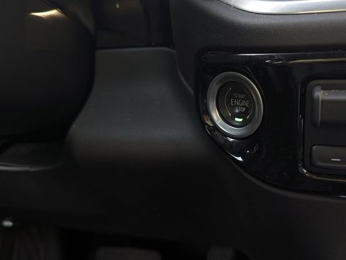 Used 2022 Chevrolet Silverado 1500 LTZ image 35