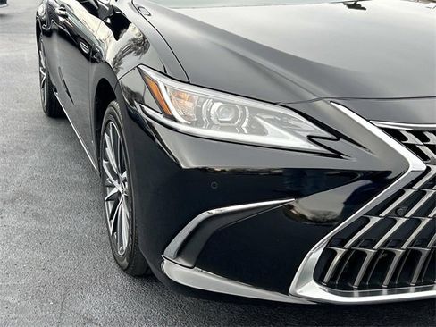 Used 2023 Lexus ES 350 w/ Premium Package image 10