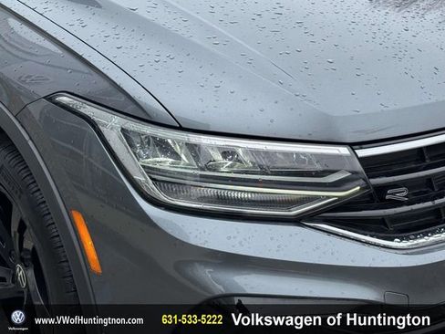 Certified 2023 Volkswagen Tiguan SE R-Line image 8
