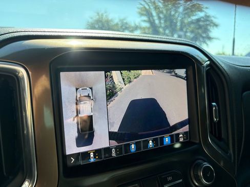 Used 2021 Chevrolet Silverado 2500 High Country w/ Z71 Off-Road Package image 13