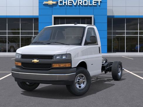 New 2025 Chevrolet Express 3500 w/ Power Convenience Package image 21