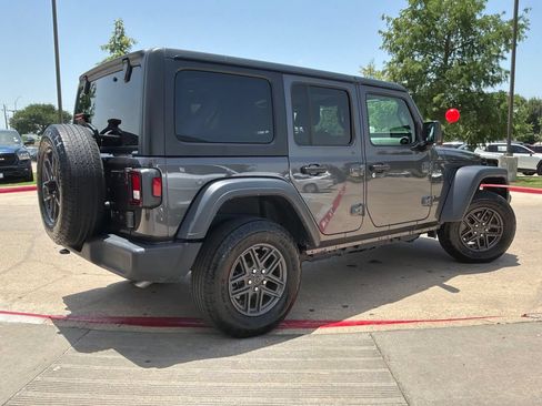 Used 2025 Jeep Wrangler Unlimited Sport AWD/4WD image 6