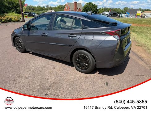 Used 2016 Toyota Prius Four w/ Advanced Technology Package FWD image 3