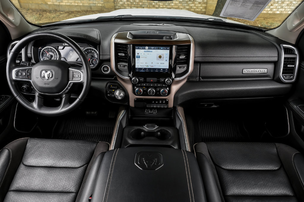 Used 2022 RAM 1500 Laramie AWD/4WD image 5