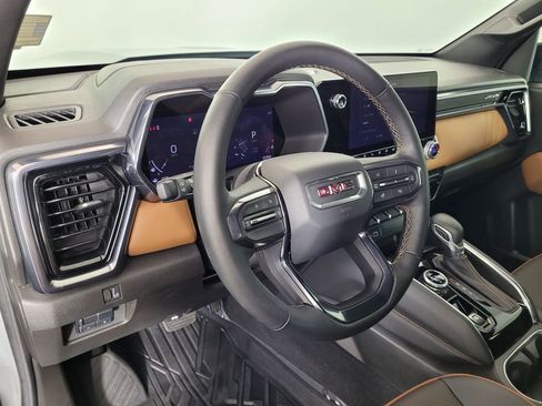 Used 2024 GMC Canyon AT4 w/ AT4 Premium Package AWD/4WD image 13