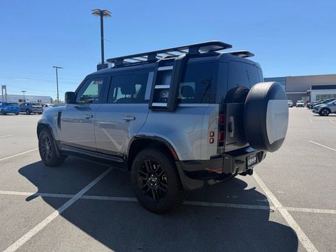 Used 2022 Land Rover Defender 110 X-Dynamic SE image 5