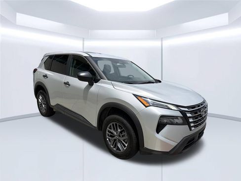 Used 2024 Nissan Rogue S AWD/4WD image 9