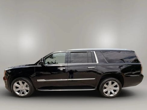 Used 2017 Cadillac Escalade ESV Premium Luxury RWD image 10