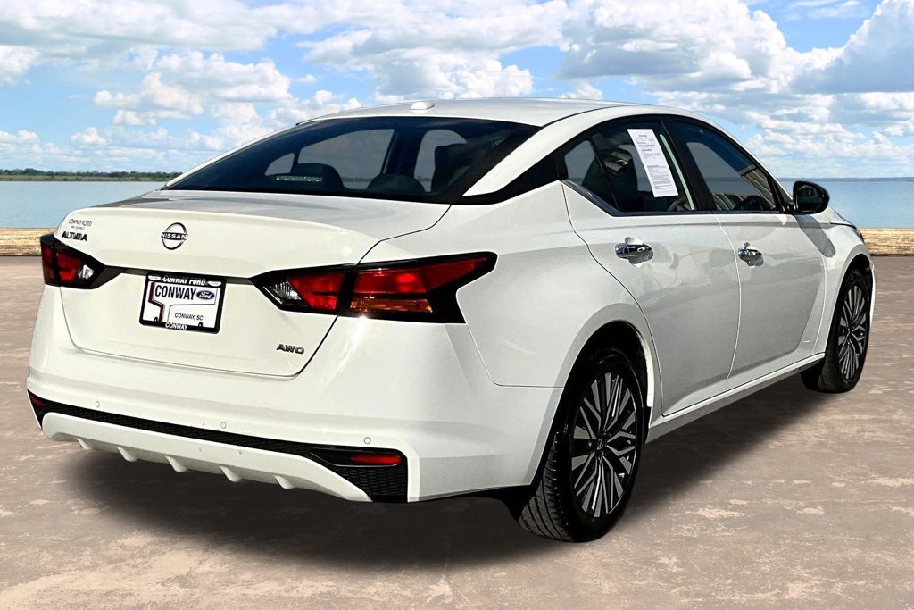 Used 2025 Nissan Altima 2.5 SV AWD/4WD image 8