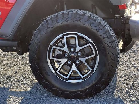 Used 2024 Jeep Wrangler Unlimited Rubicon w/ Convenience Group image 28