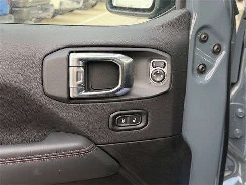 New 2025 Jeep Wrangler Unlimited Rubicon image 16