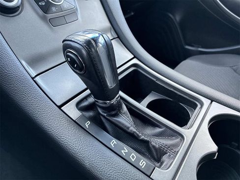 Used 2018 Ford Taurus SEL image 28