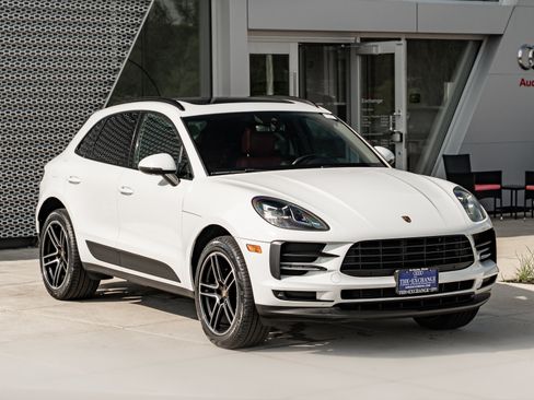 Used 2019 Porsche Macan AWD/4WD image 2