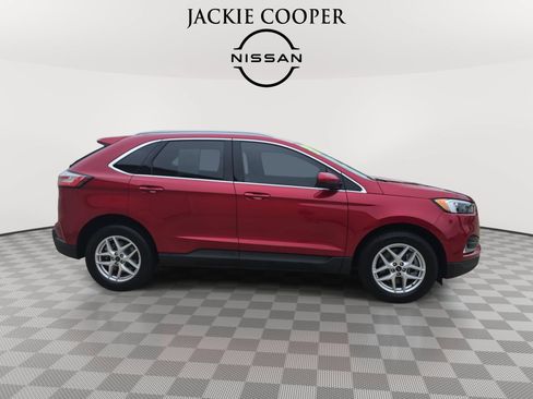 Used 2024 Ford Edge SEL w/ Convenience Package AWD/4WD image 4