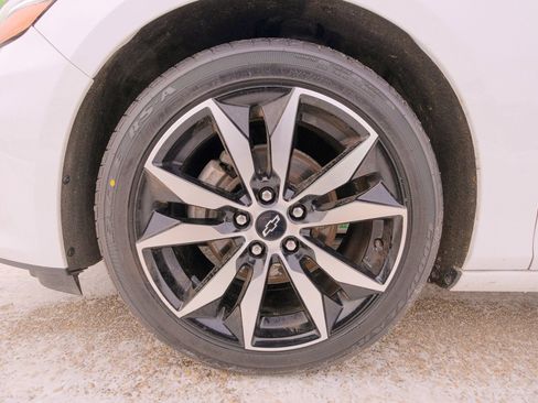 Used 2023 Chevrolet Malibu RS image 39