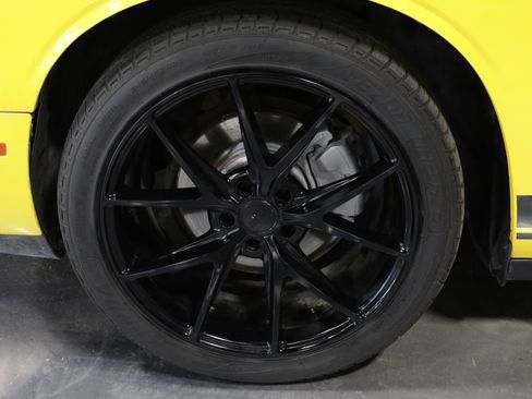 Used 2017 Dodge Challenger SXT RWD image 28
