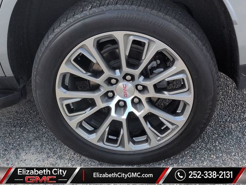 Used 2025 GMC Yukon Denali AWD/4WD image 24
