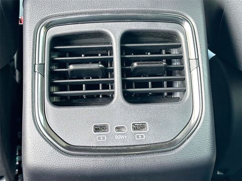 New 2025 VinFast VF 8 Plus AWD/4WD image 24