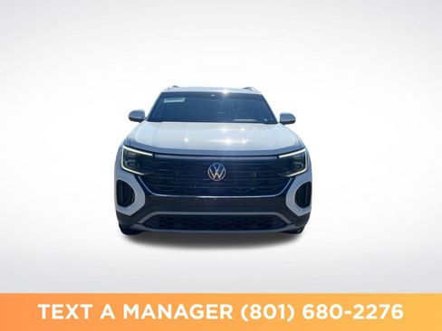 Used 2024 Volkswagen Atlas Cross Sport SE AWD/4WD image 8