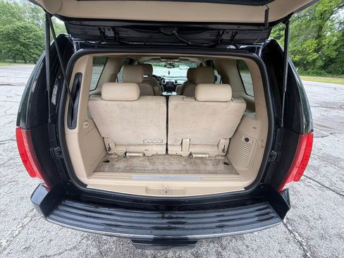 Used 2013 Cadillac Escalade Luxury RWD image 14