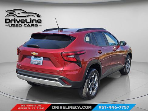 Used 2025 Chevrolet Trax LT w/ Driver Confidence Package FWD image 6