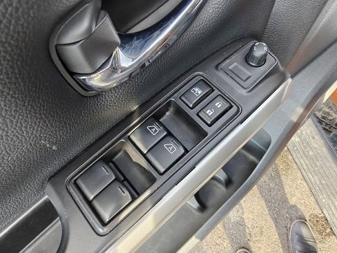 Used 2019 Nissan Titan PRO-4X w/ Pro-4x Convenience Package image 17