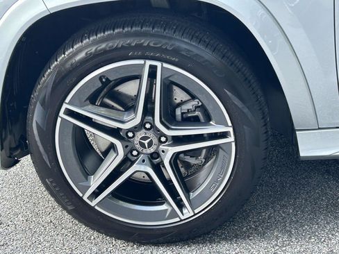 Certified 2025 Mercedes-Benz GLS 450 4MATIC image 17