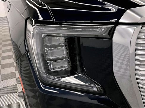 Used 2023 GMC Yukon Denali AWD/4WD image 36