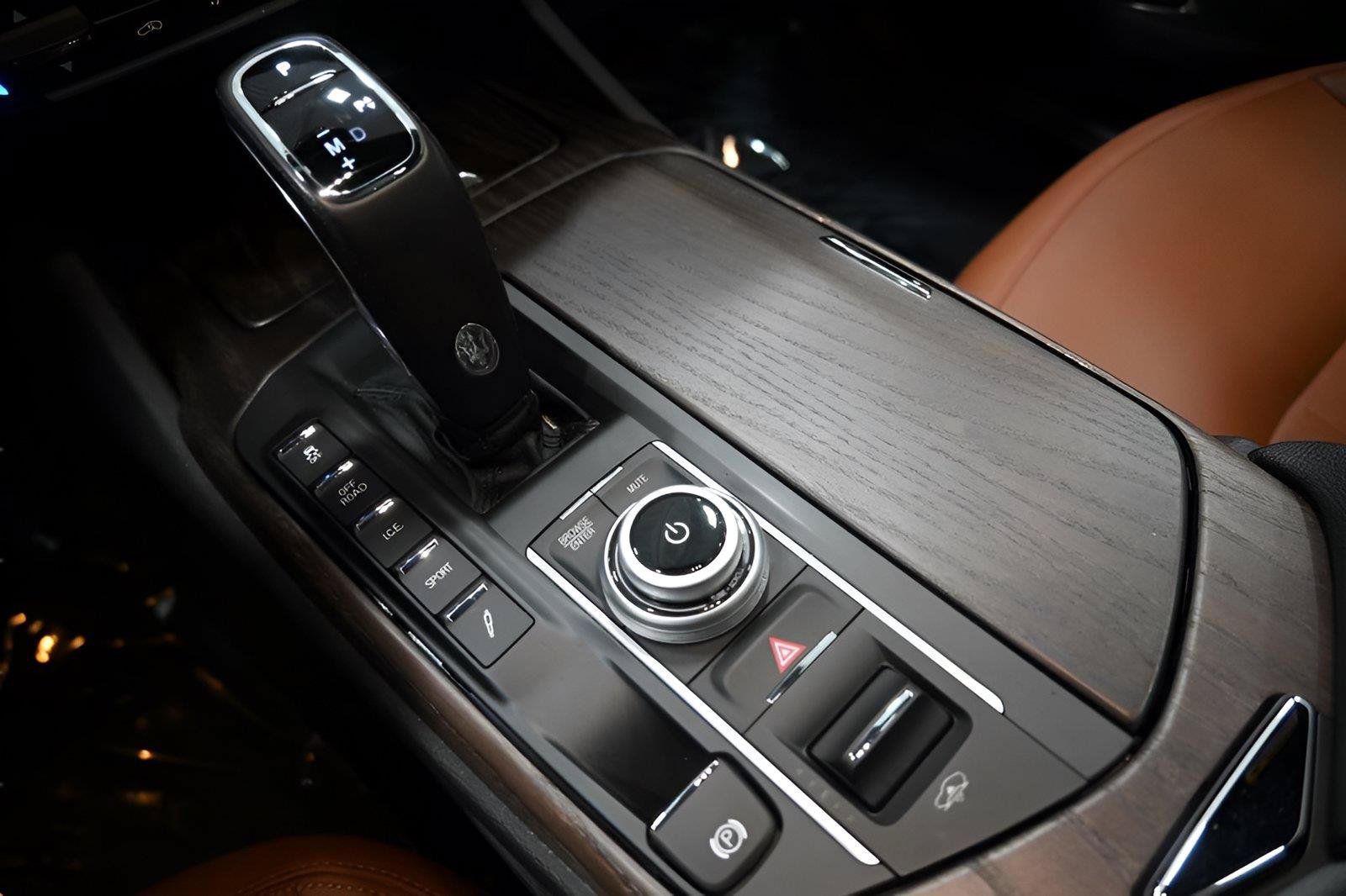 Used 2023 Maserati Levante GT AWD/4WD image 22