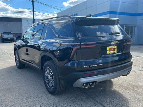 New 2026 Chevrolet Traverse LT w/ LPO, Floor Liner Package AWD/4WD image 9