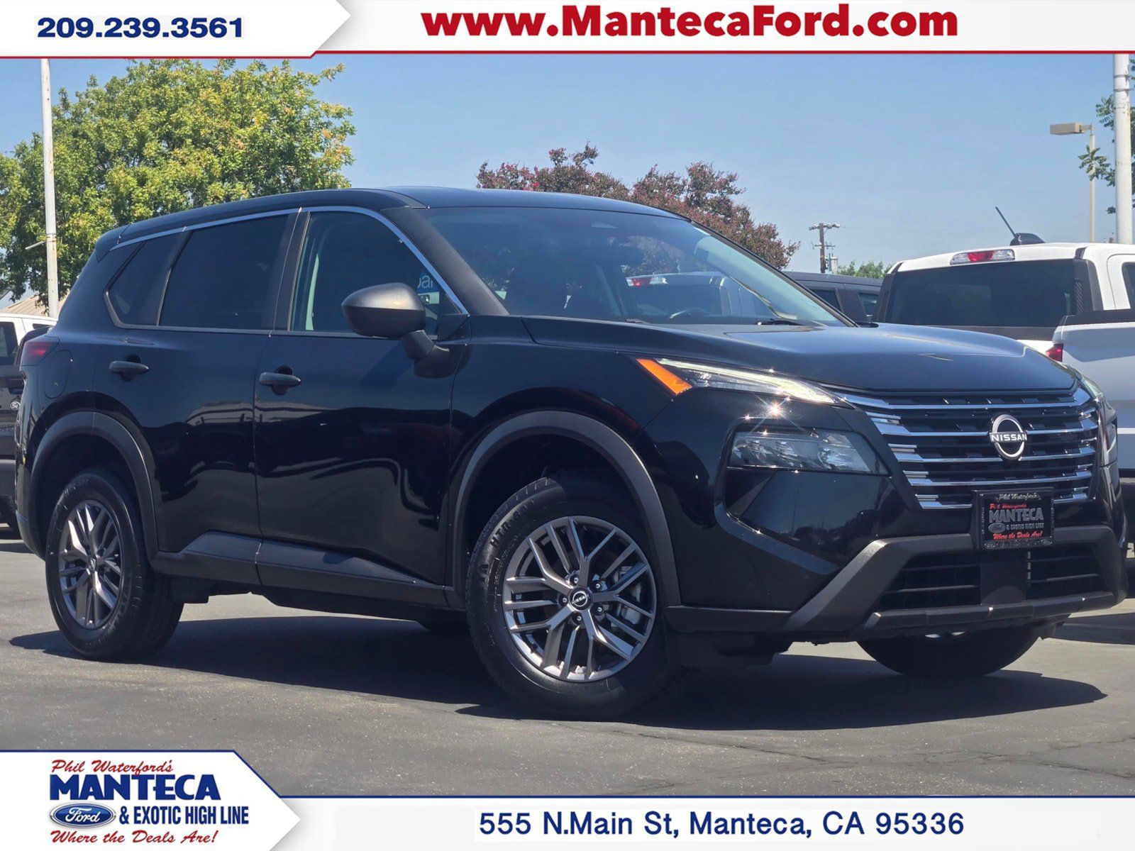 Used 2024 Nissan Rogue S AWD/4WD image 1