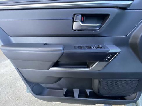 Used 2025 Toyota Sequoia Platinum image 22