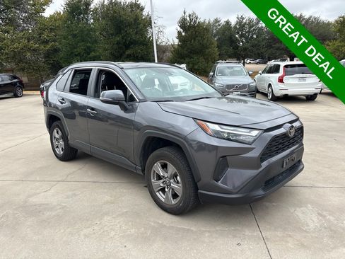 Used 2024 Toyota RAV4 XLE AWD/4WD image 3