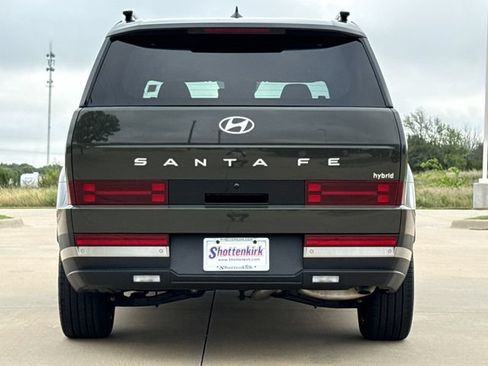 Used 2025 Hyundai Santa Fe Limited FWD image 7