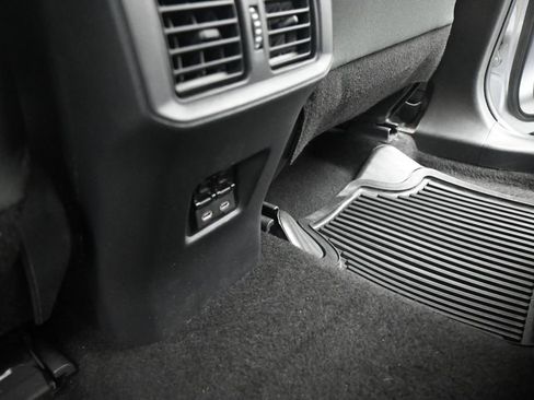 Used 2025 Toyota RAV4 XLE FWD image 17