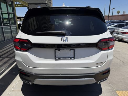 Used 2025 Honda Pilot Touring image 13