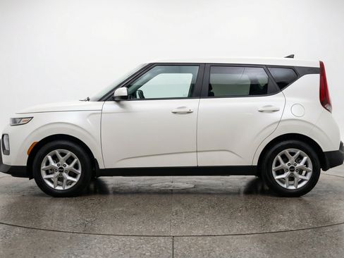 Used 2025 Kia Soul LX w/ LX Technology Package FWD image 5