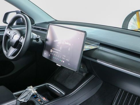Used 2023 Tesla Model Y AWD image 23