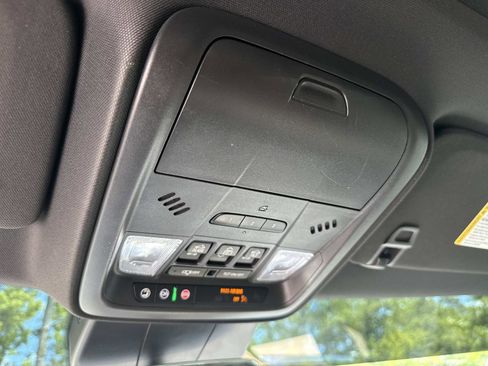 Used 2024 Cadillac XT4 Luxury w/ Cold Weather Package FWD image 33