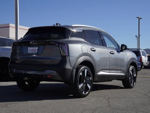 New 2026 Nissan Kicks SV image 4