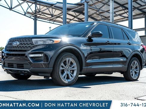 Used 2023 Ford Explorer XLT w/ Equipment Group 202A AWD/4WD image 1