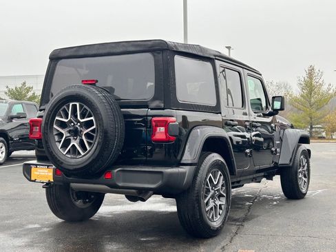 Certified 2024 Jeep Wrangler Sahara image 7