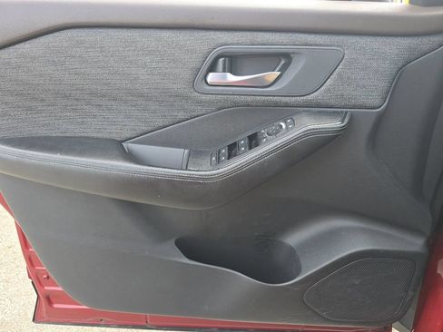 Used 2021 Nissan Rogue SV FWD image 23