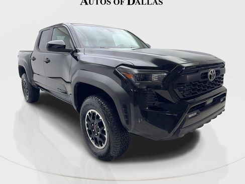 Used 2025 Toyota Tacoma TRD Off-Road AWD/4WD image 4