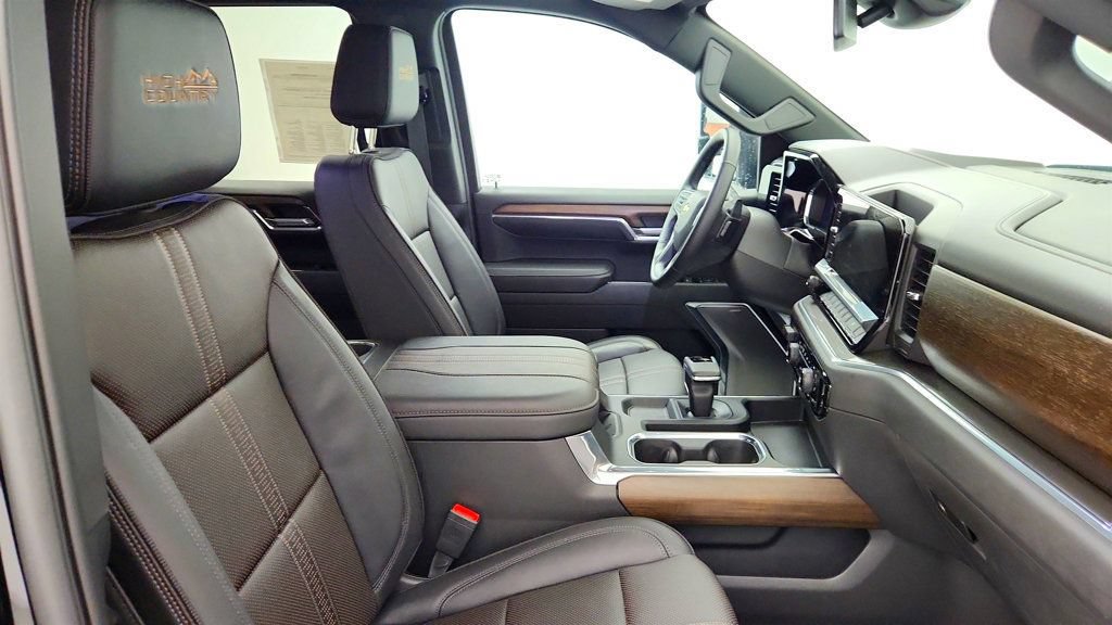 Used 2026 Chevrolet Silverado 1500 High Country w/ High Country Premium Package AWD/4WD image 25