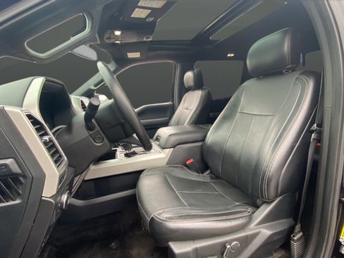 Used 2018 Ford F150 Lariat w/ Equipment Group 502A Luxury AWD/4WD image 10
