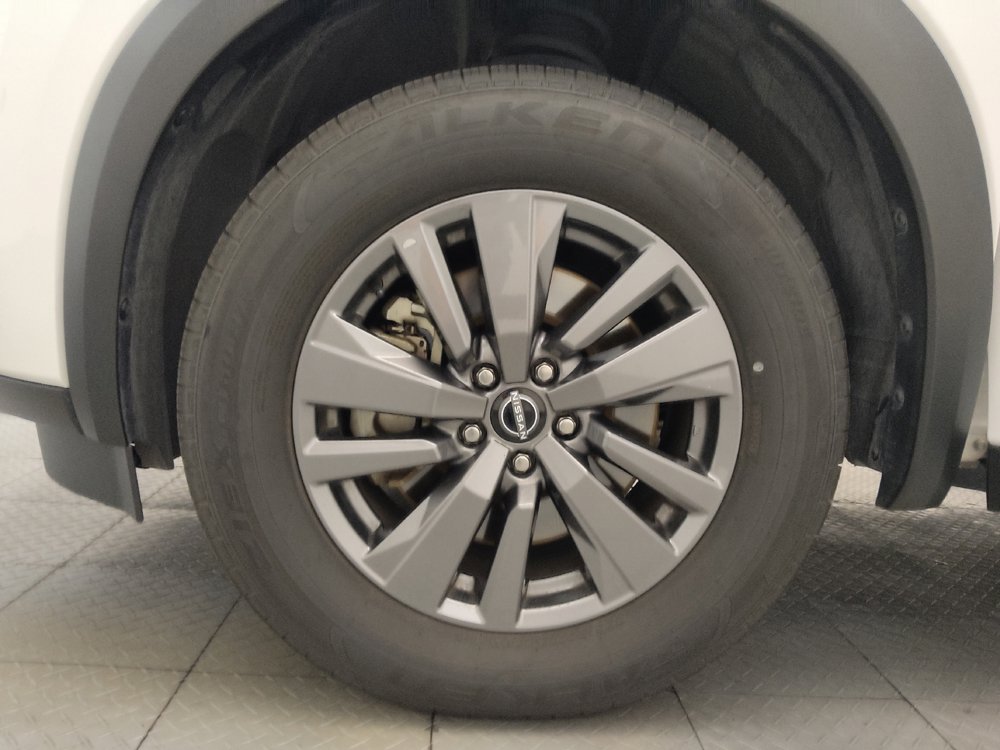 Used 2024 Nissan Pathfinder SV FWD image 31