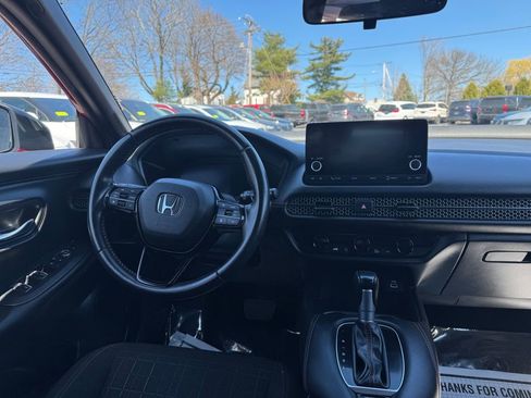 Used 2025 Honda HR-V Sport image 16