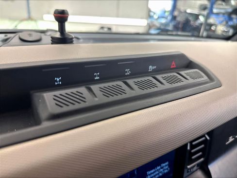 Used 2022 Ford Bronco Wildtrak AWD/4WD image 17